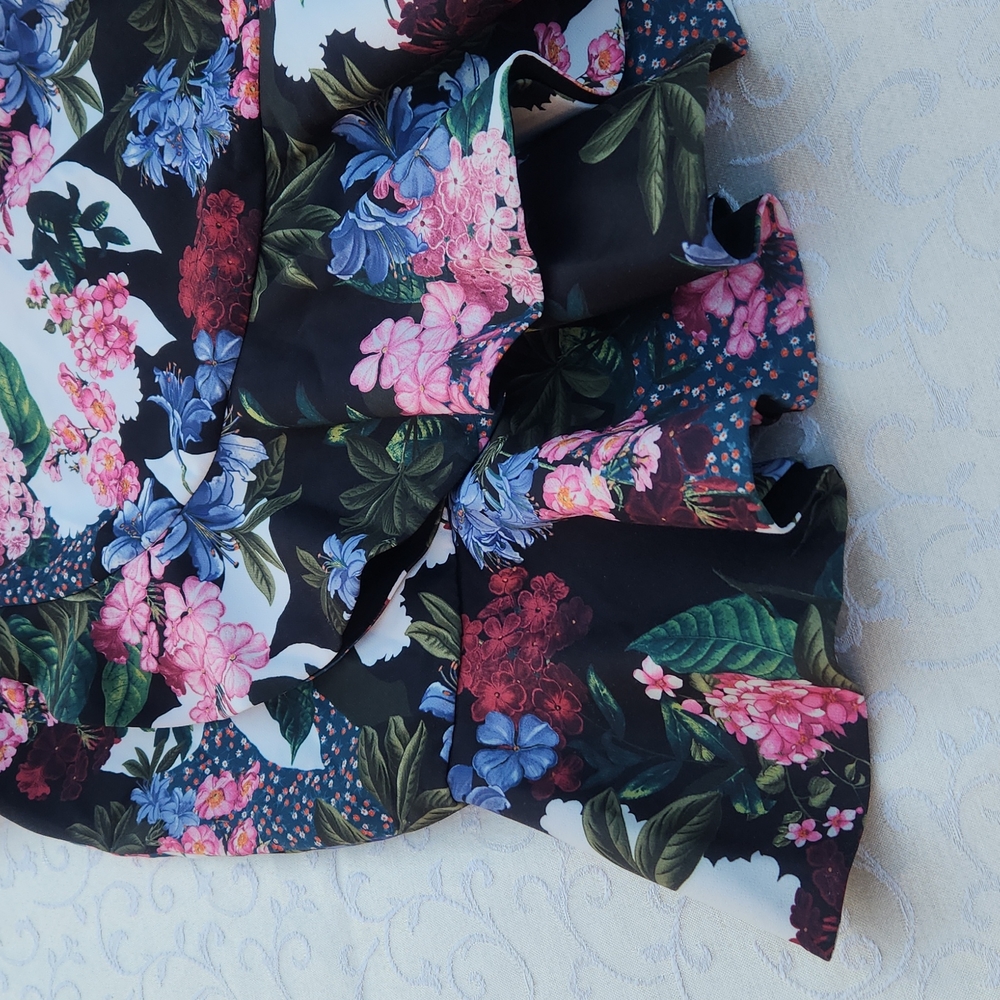 👗GIANNI BINI👗 FLORAL RUFFLE GIRL'S DRESS SIZE 10 - Picture 2 of 5